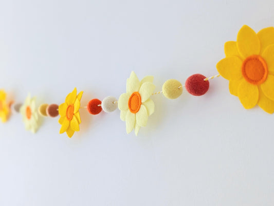 Yellow daffodil and felt ball garland: floral spring or Easter bunting