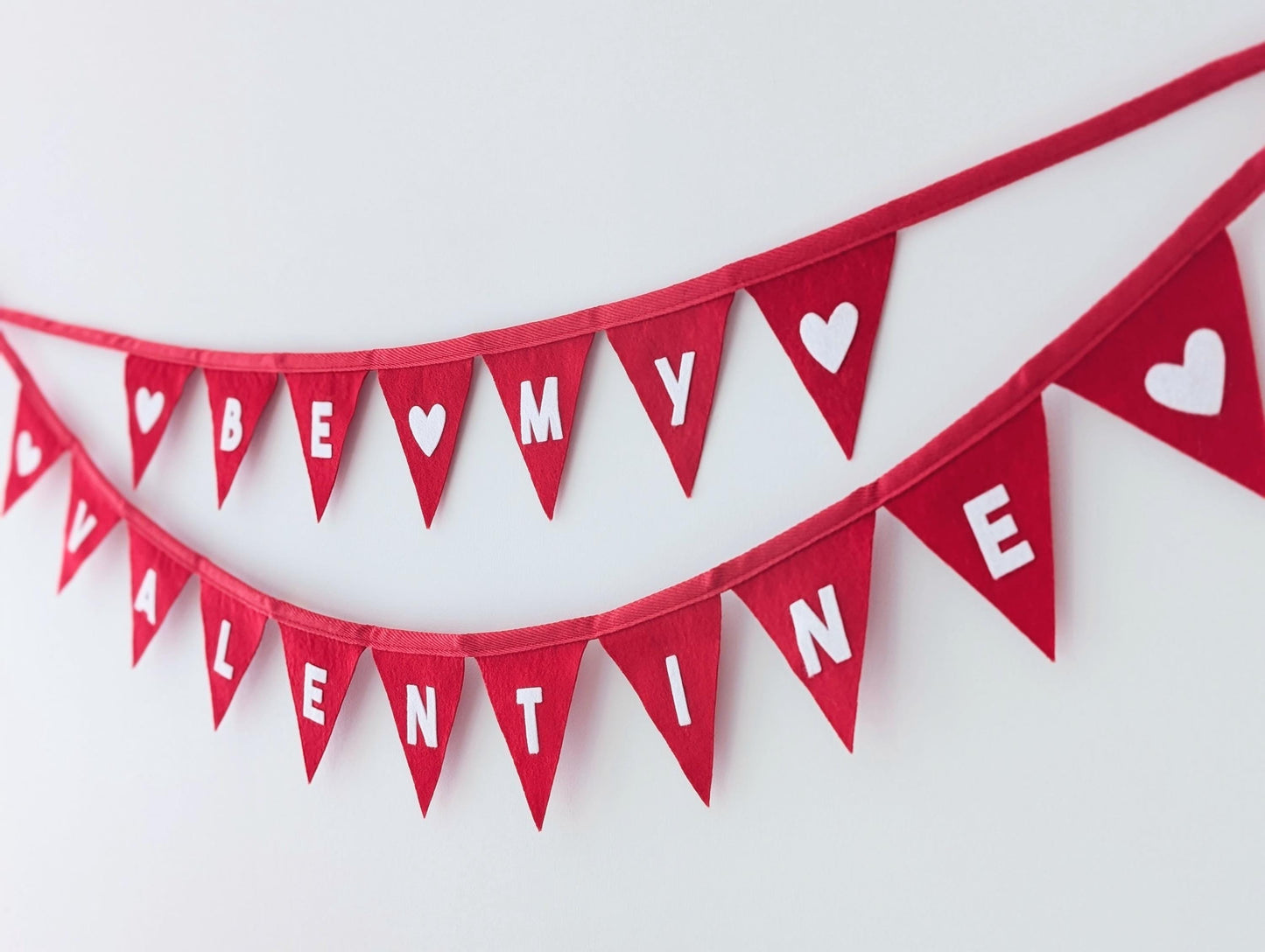Felt Valentine's Day bunting: Be My Valentine banner in red