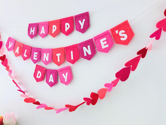 Felt Valentine's Day Banner: Handmade Pink and white bunting