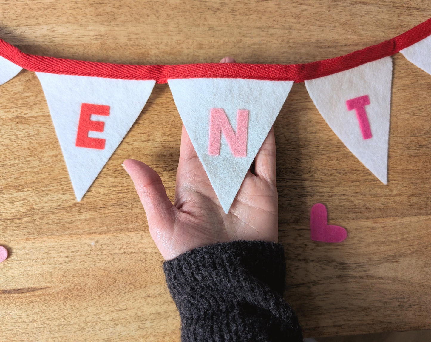Felt Valentine's Day bunting: Be My Valentine banner in pink and red