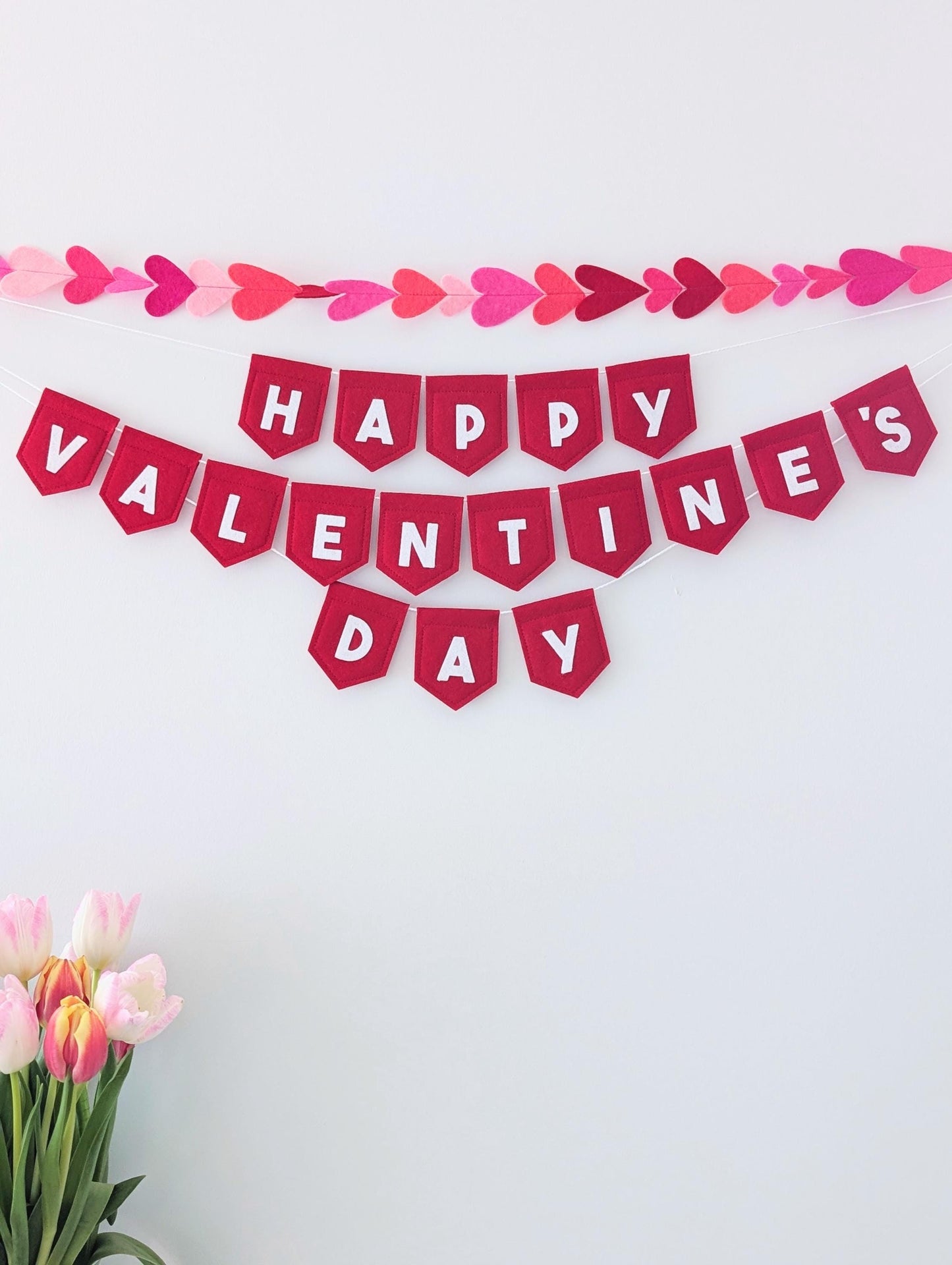 Felt Valentine's Day Banner: Handmade red bunting
