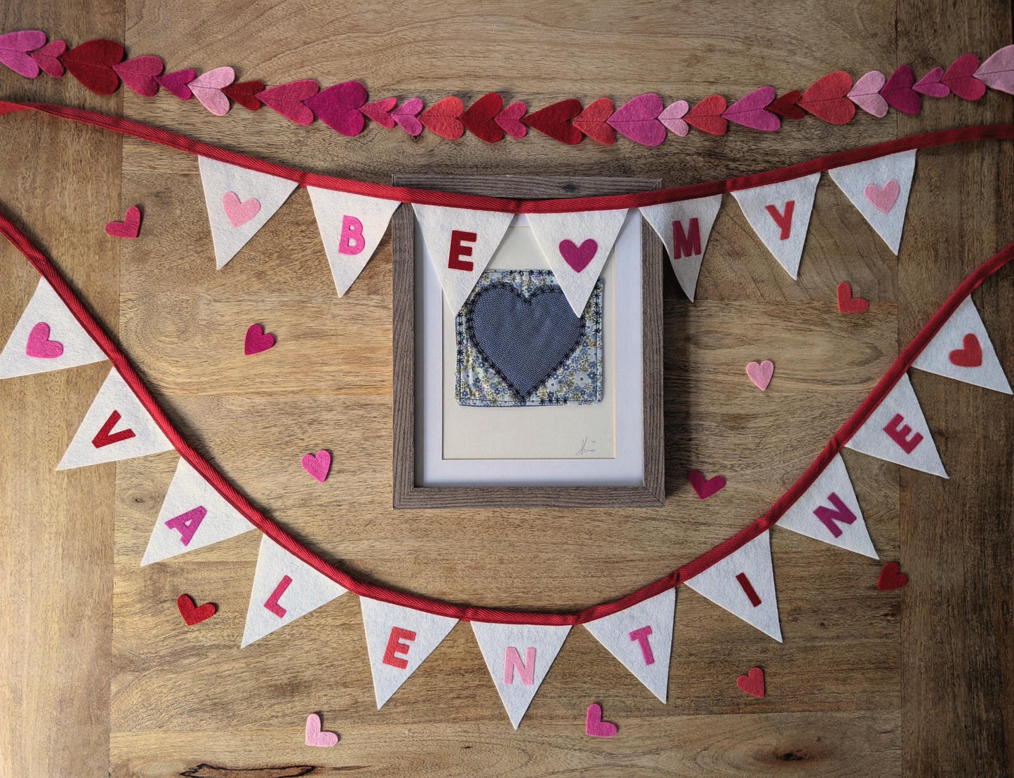 Felt Valentine's Day bunting: Be My Valentine banner in pink and red