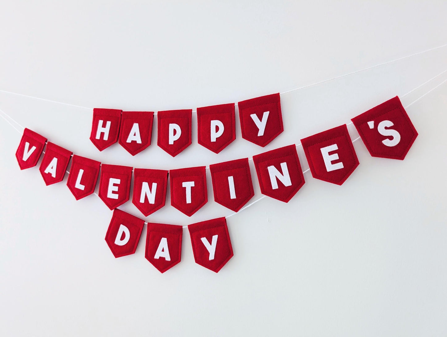 Felt Valentine's Day Banner: Handmade red bunting