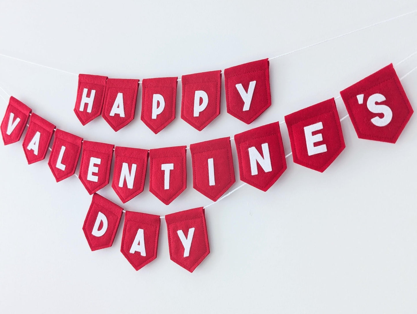 Felt Valentine's Day Banner: Handmade red bunting