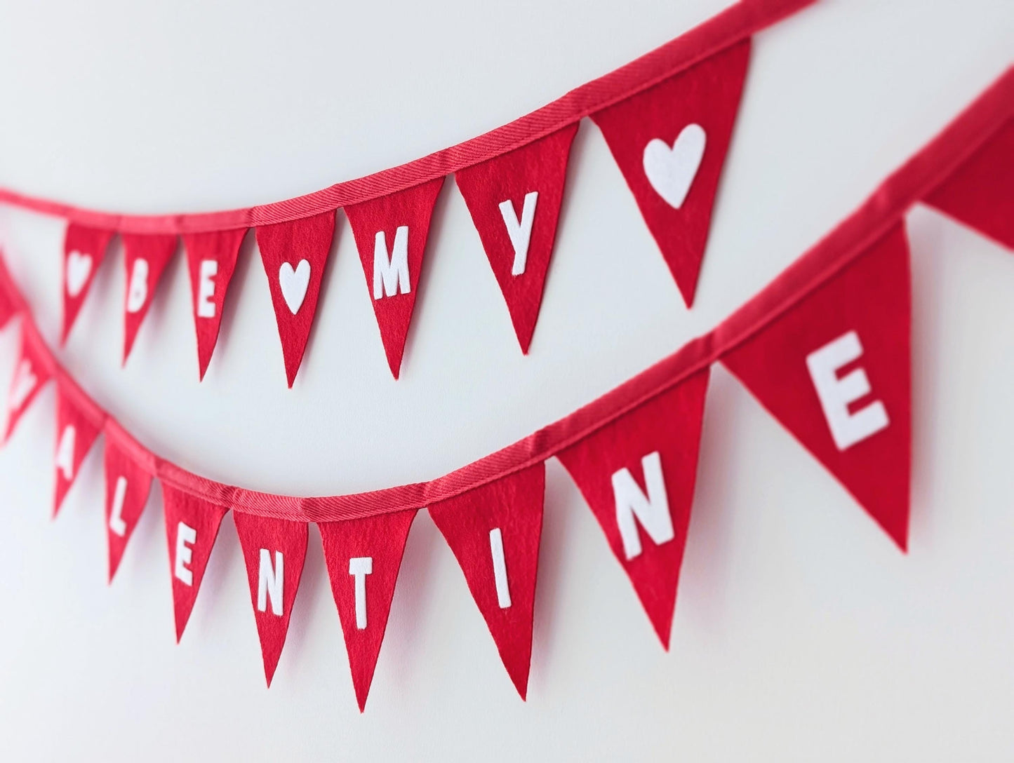 Felt Valentine's Day bunting: Be My Valentine banner in red