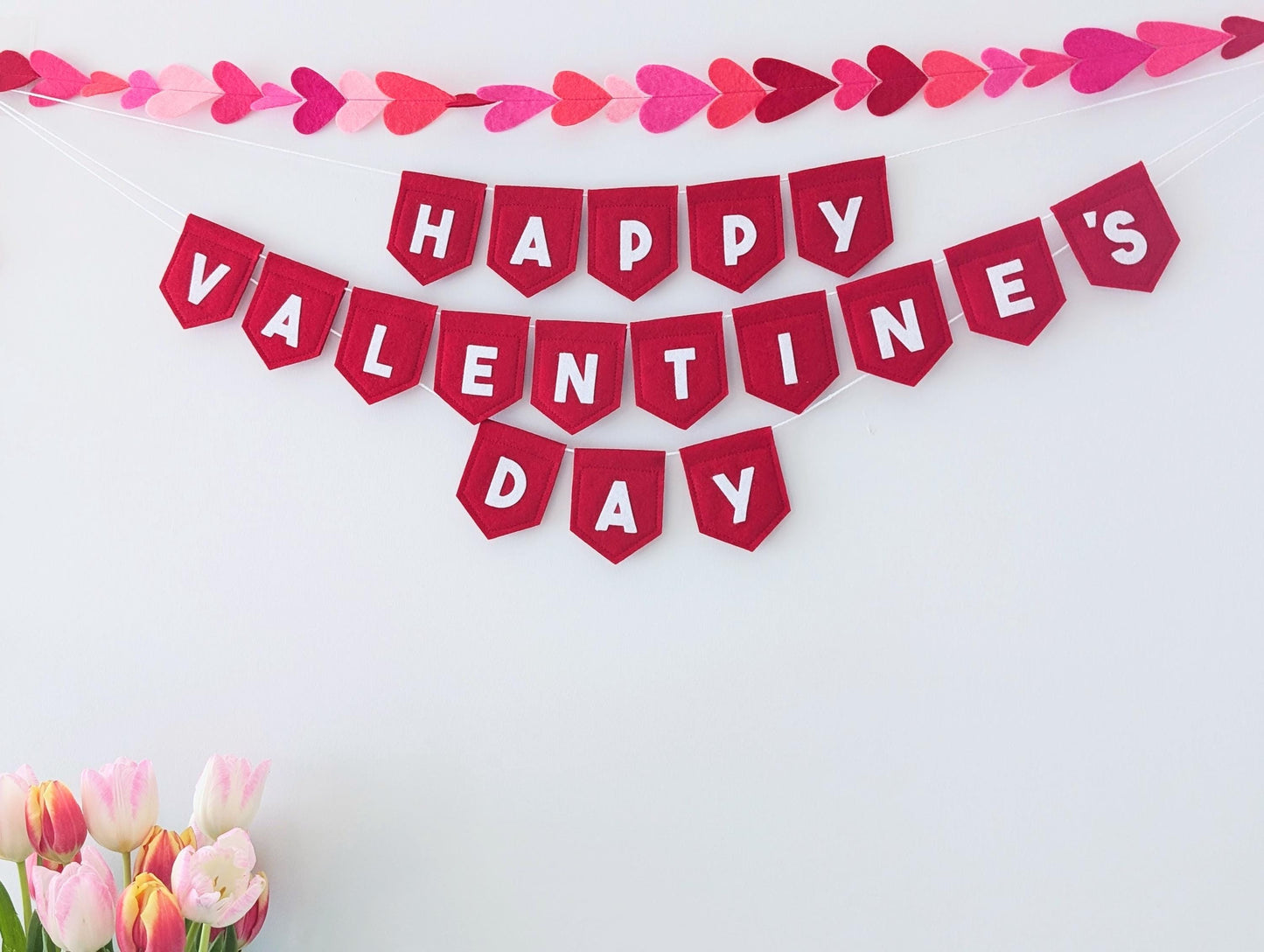 Felt Valentine's Day Banner: Handmade red bunting